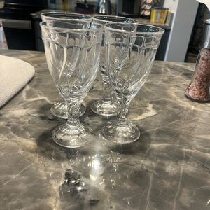 Elegant Clear Glass Goblets Set